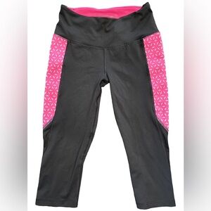Victoria’s Secret VSX Sport Knockout Crop Yoga Pants - X Small